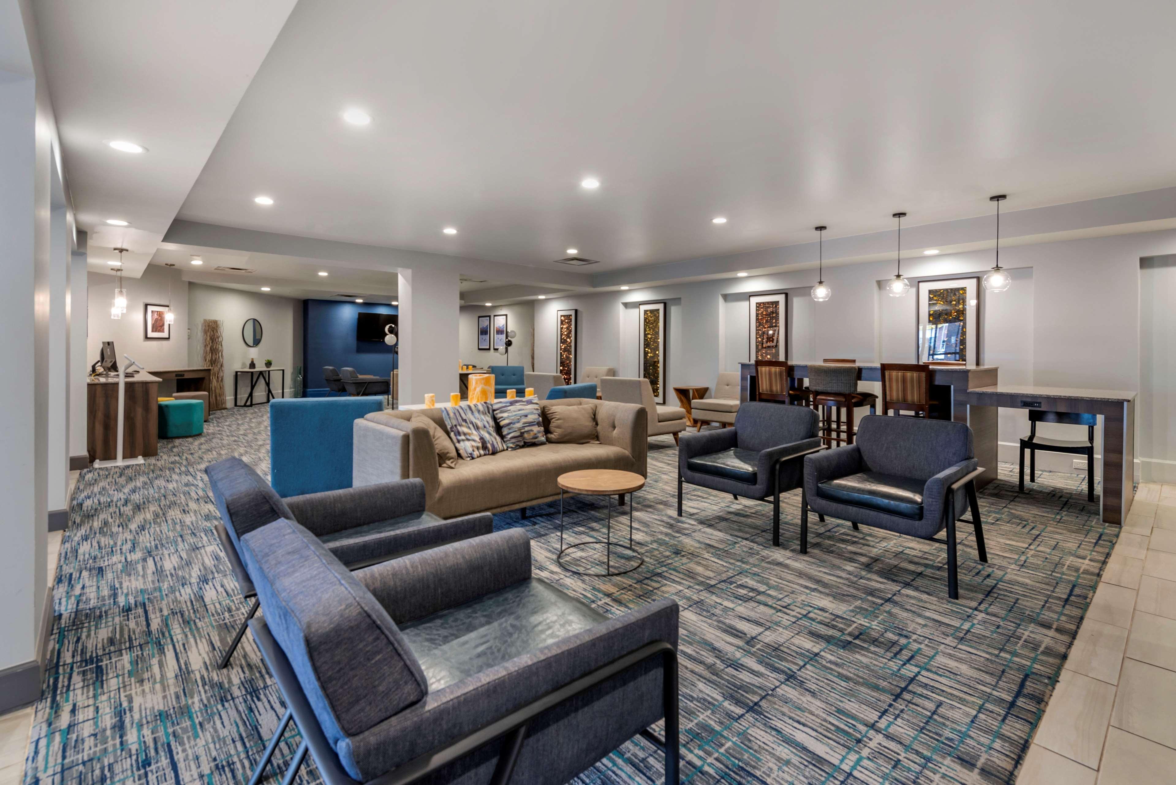 Best Western Premier Denver East Eksteriør billede