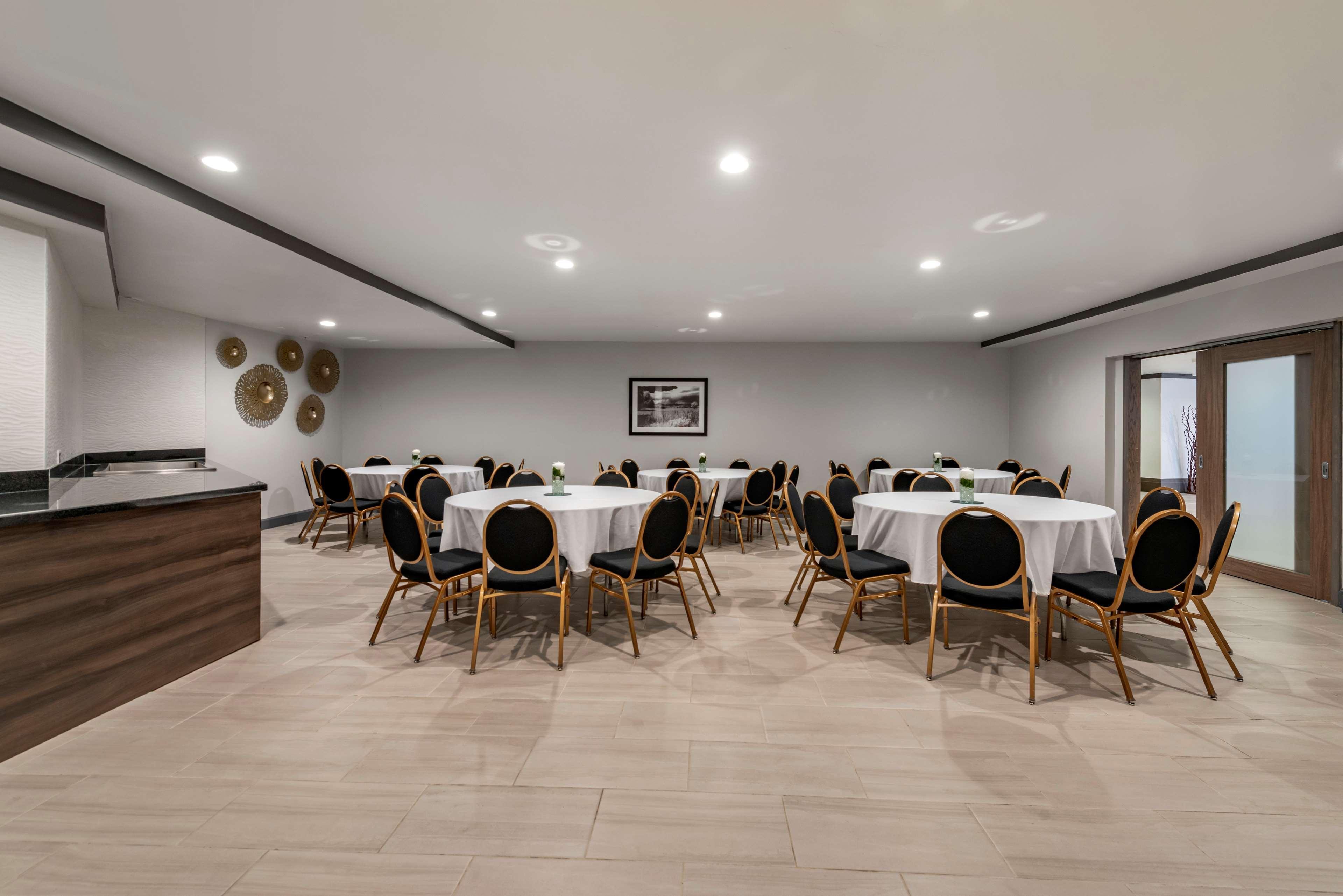Best Western Premier Denver East Eksteriør billede
