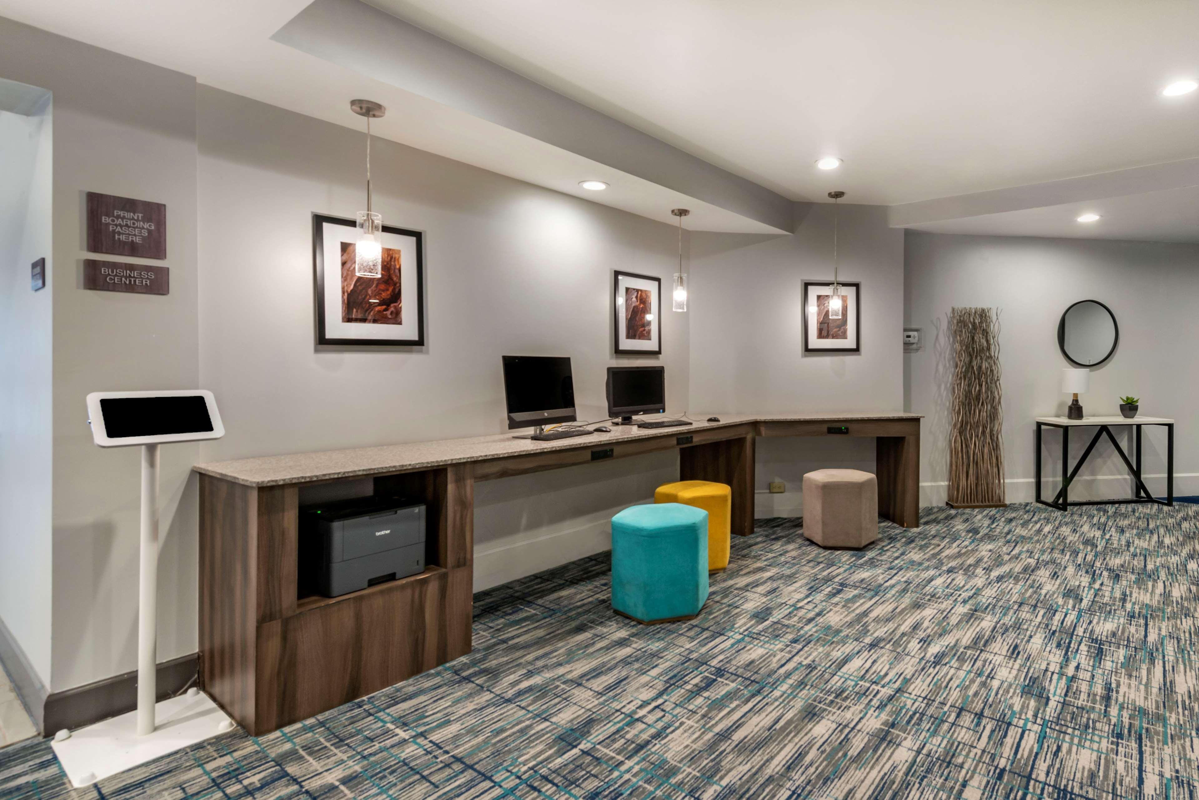 Best Western Premier Denver East Eksteriør billede