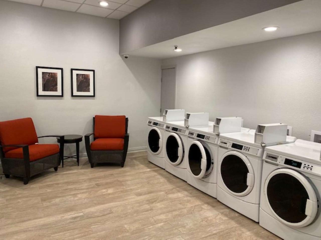 Best Western Premier Denver East Eksteriør billede